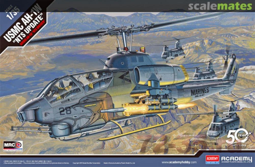 Вертолет USMC AH-1W 